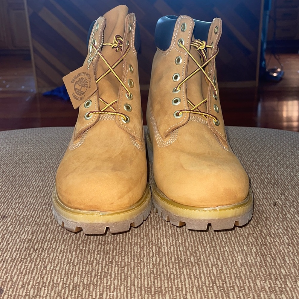 NWT timberland boots